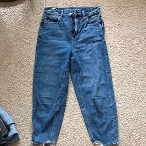 American Eagle Relaxed Mom Jeans - Blue